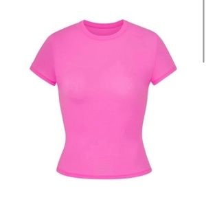 SKIMS fits everybody tee in neon orchid